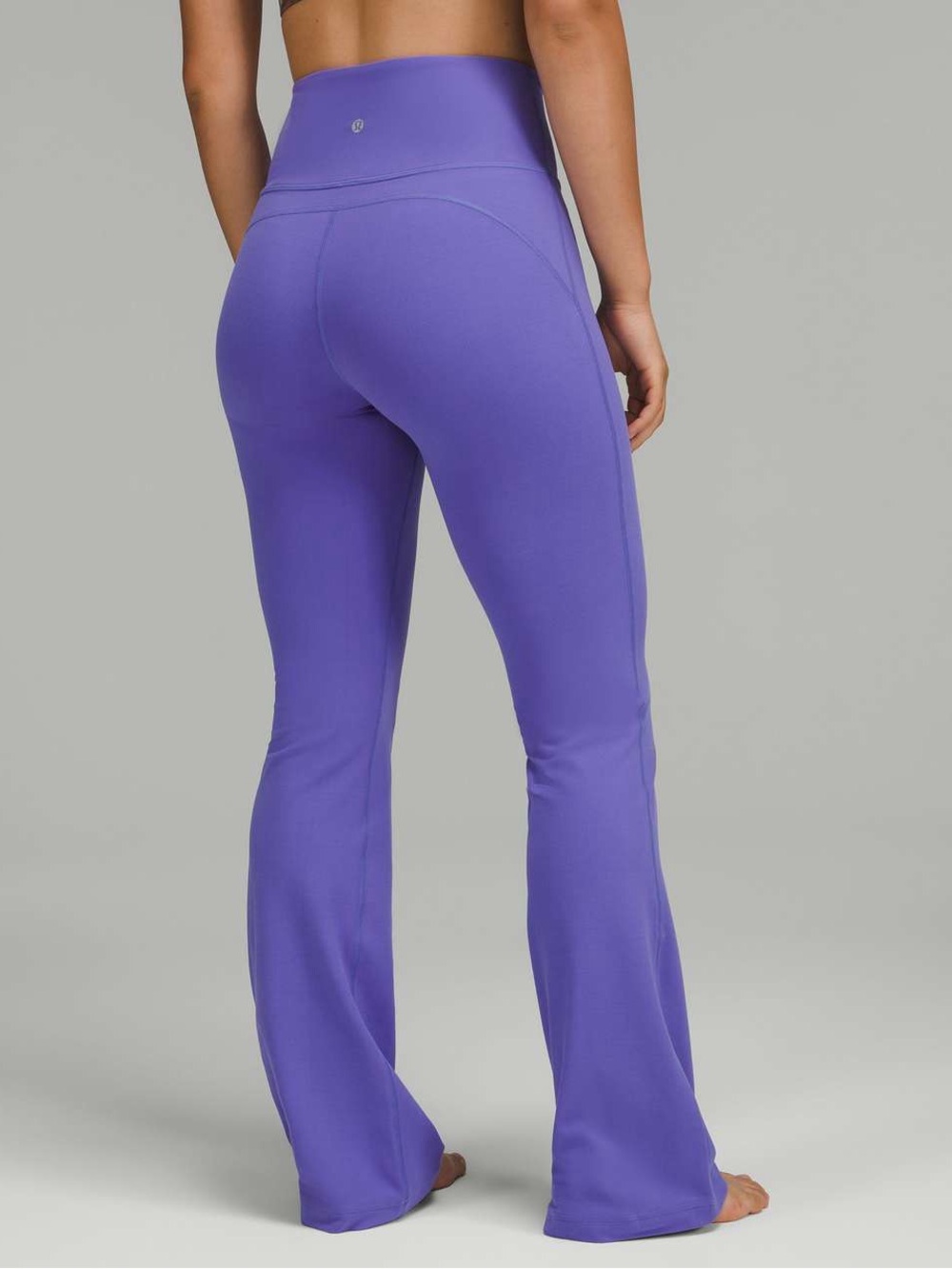 Lululemon Groove Super-High-Rise Flared Pant Nulu
Charged Indigo